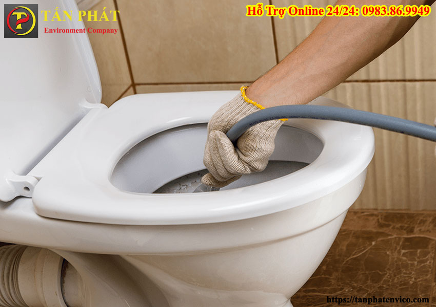 cách thông tắc bồn cầu bị tắc giấy vệ sinh