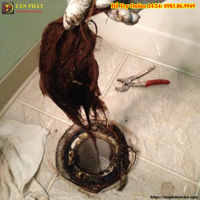 Chất thải rắn gây tắc cống nhà vệ sinh