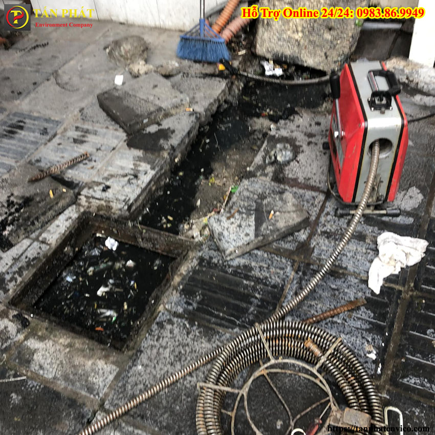 thông cống bị tắc mỡ nặng