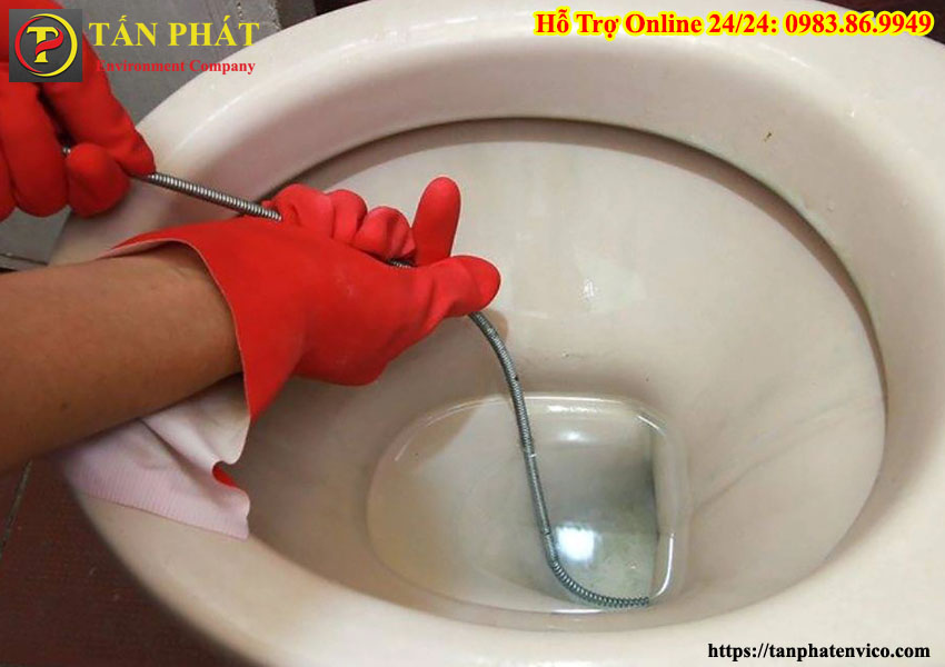 bồn cầu nghẹt hơi