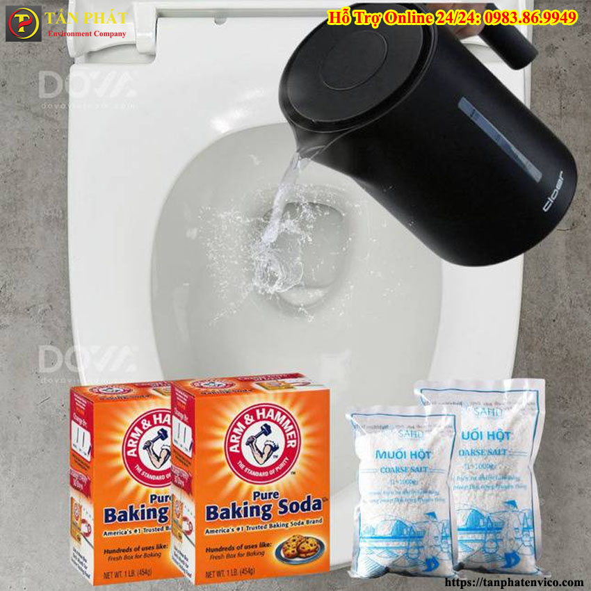 cách thông tắc bồn cầu bằng nước nóng