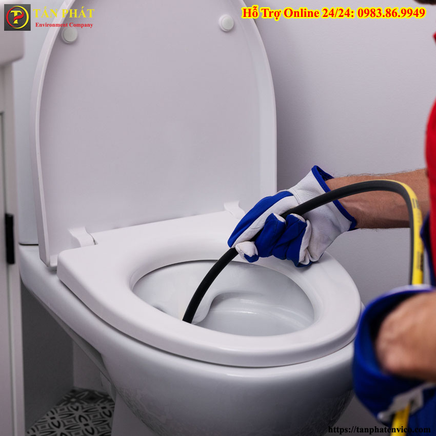 cách xử lý bồn cầu bị nghẹt hơi