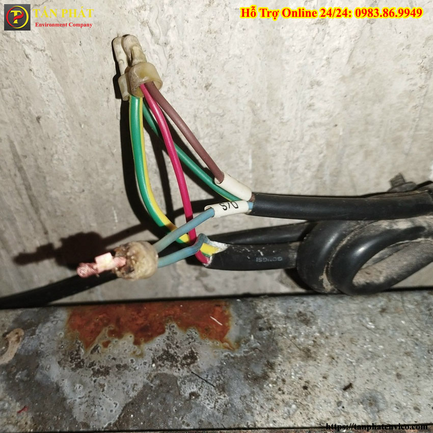 Aptomat nhảy khi trời mưa