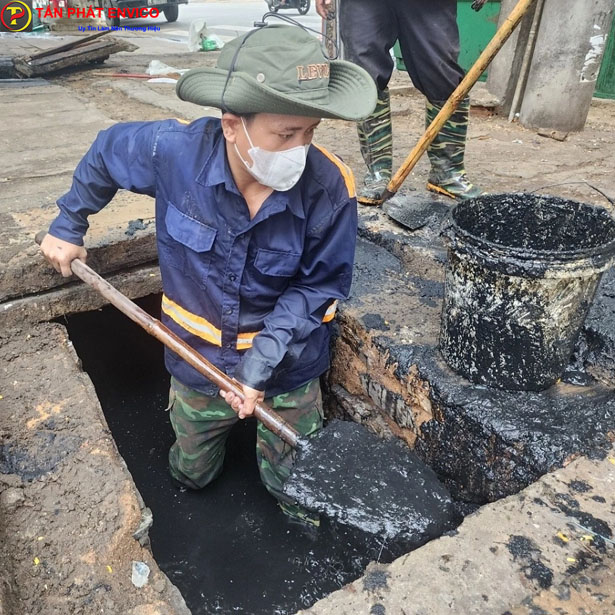 Tấn Phát Envico nạo vét hố ga cống rãnh
