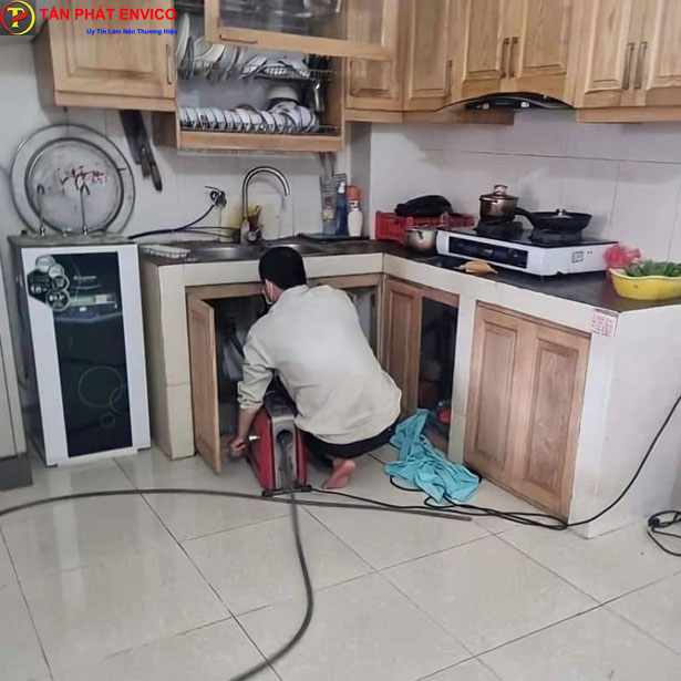 Tấn Phát Envico thông tắc cống nhà bếp
