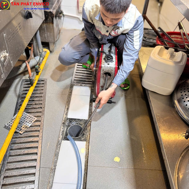 Tấn Phát Envico thông tắc cống thoát sàn