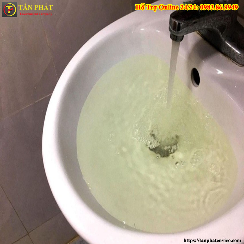 trang sức rơi xuống lavabo